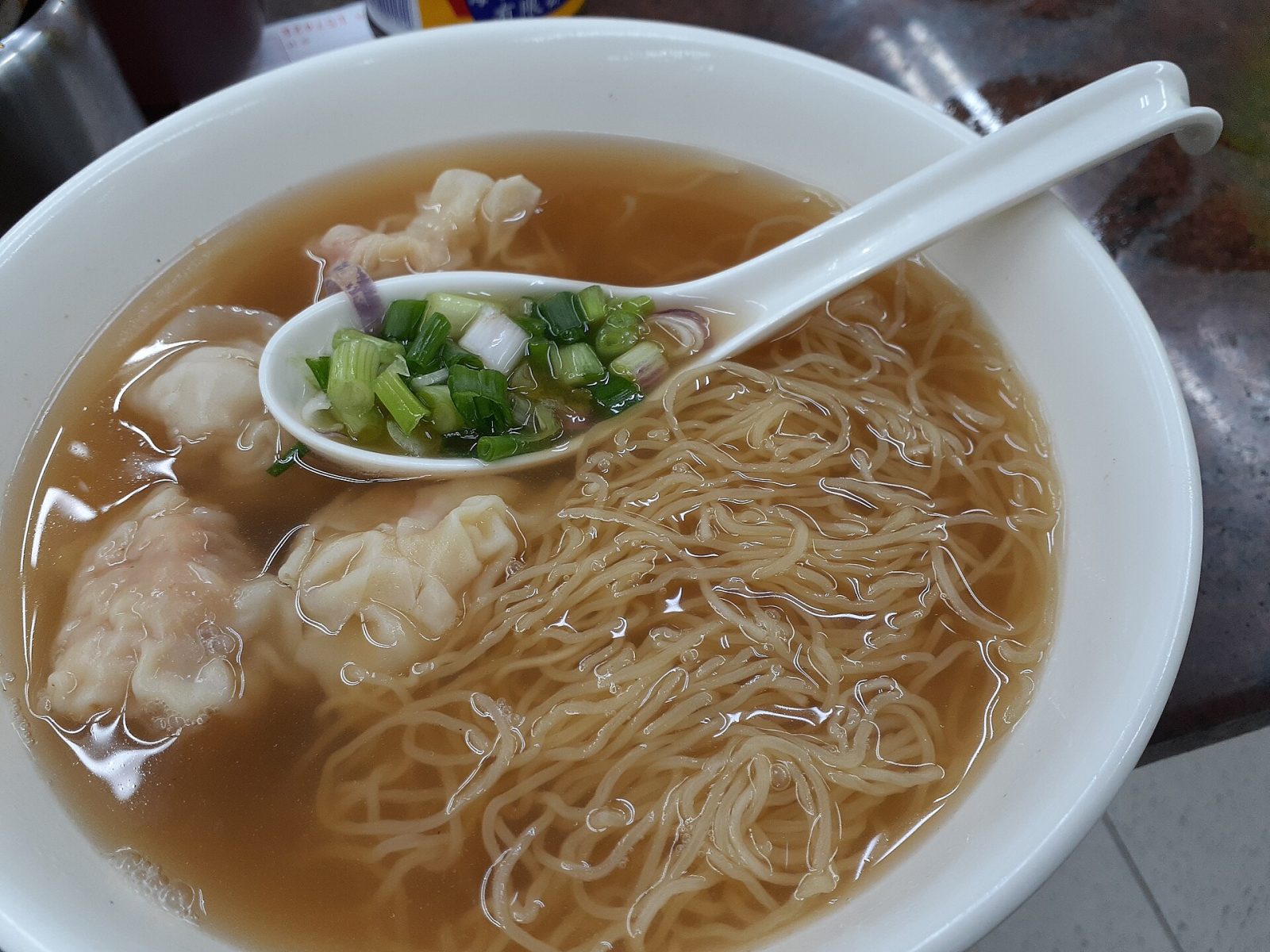 Hong Kong Wonton Noodle Soup (雲吞麵)